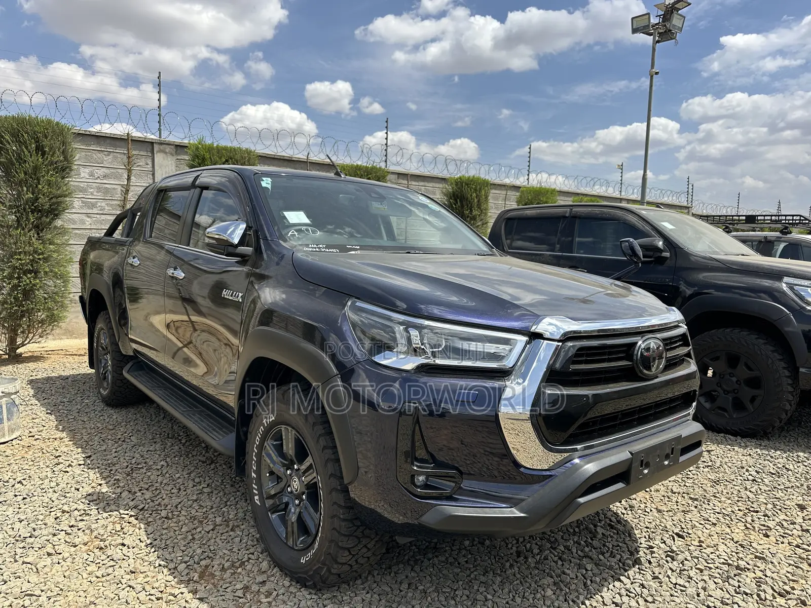 Toyota Hilux 2021 Blue