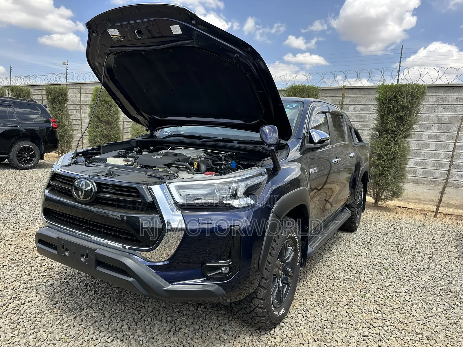 Toyota Hilux 2021 Blue
