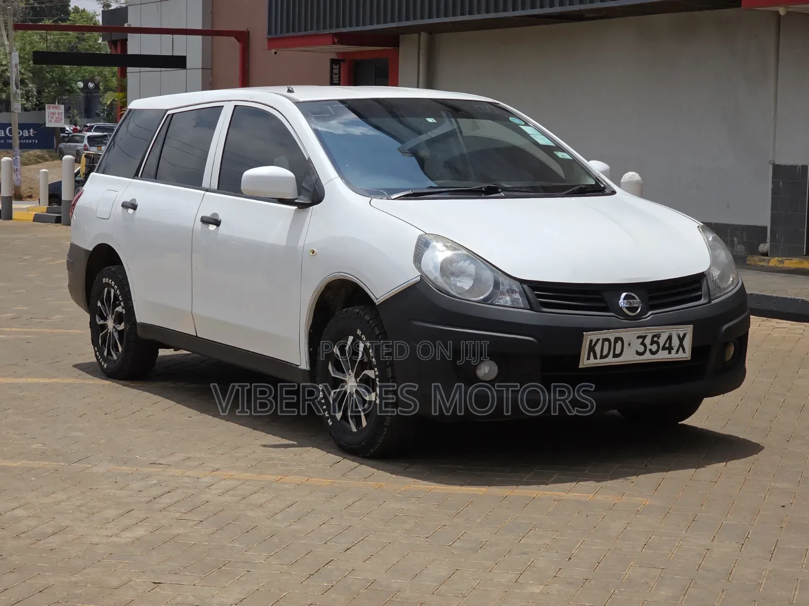 Nissan Advan 2015 White
