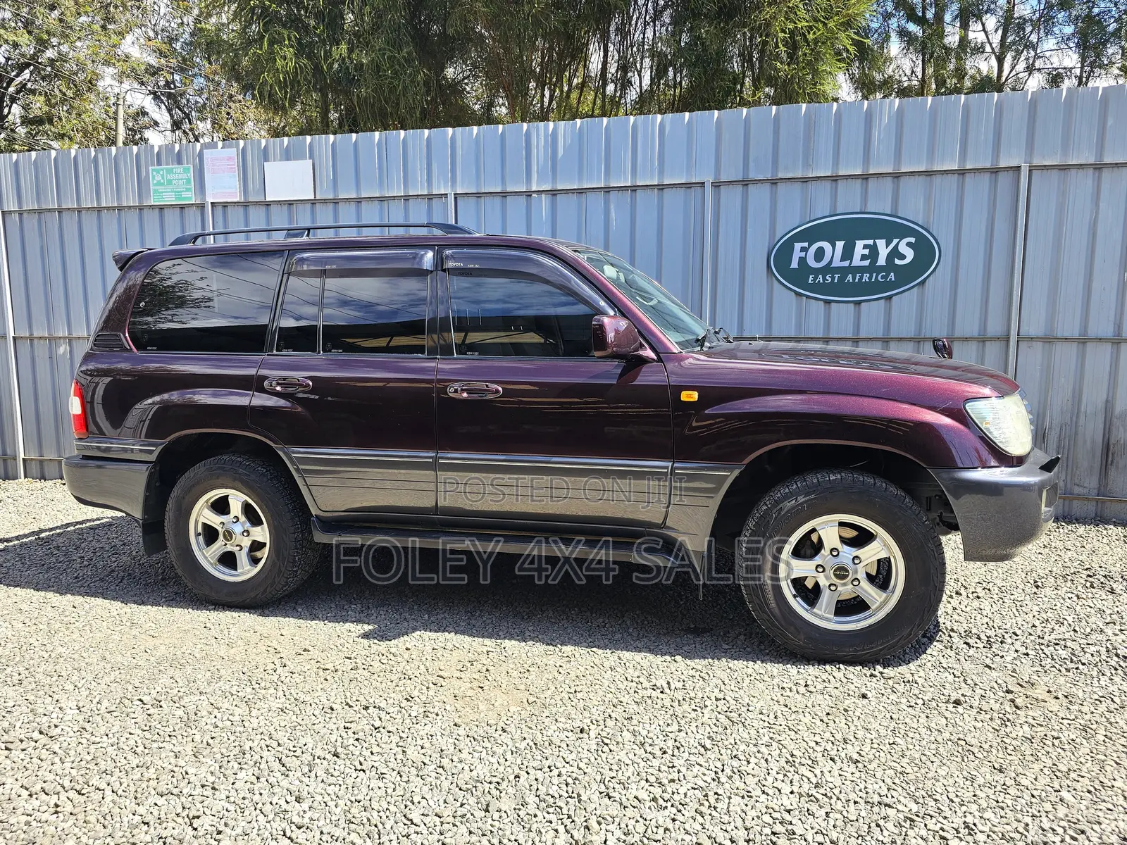 Toyota Land Cruiser 100 4.7 Executive 2006 Red