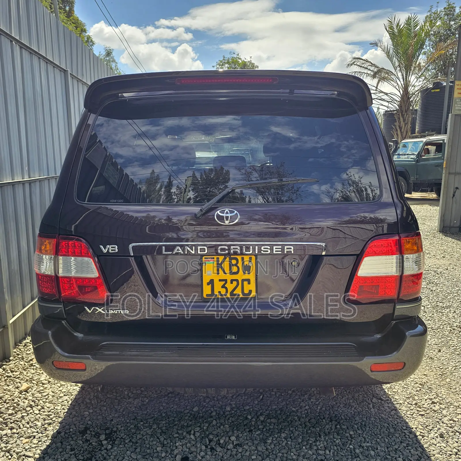 Toyota Land Cruiser 100 4.7 Executive 2006 Red