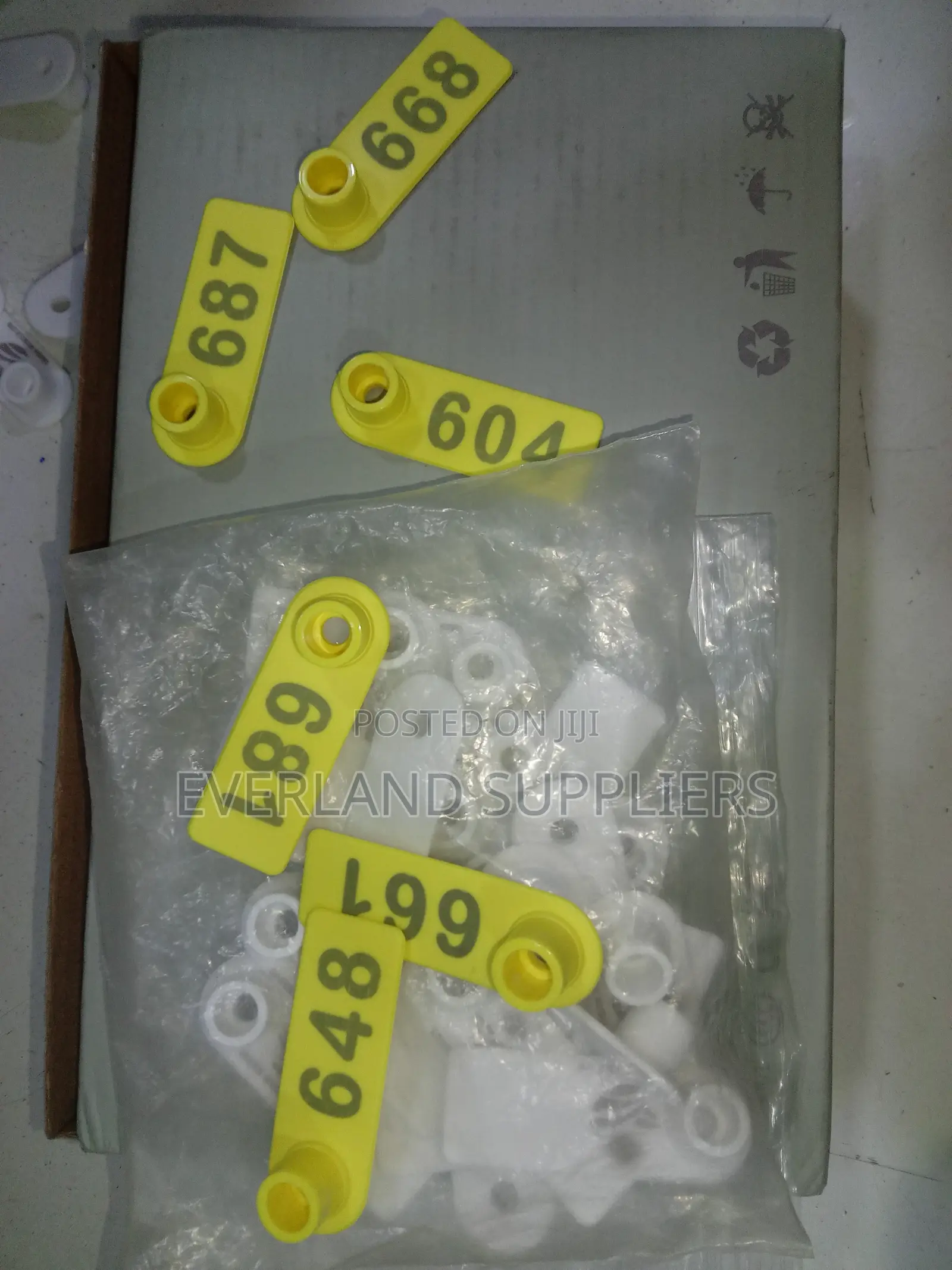 Eartags - Group-Friendly Colors