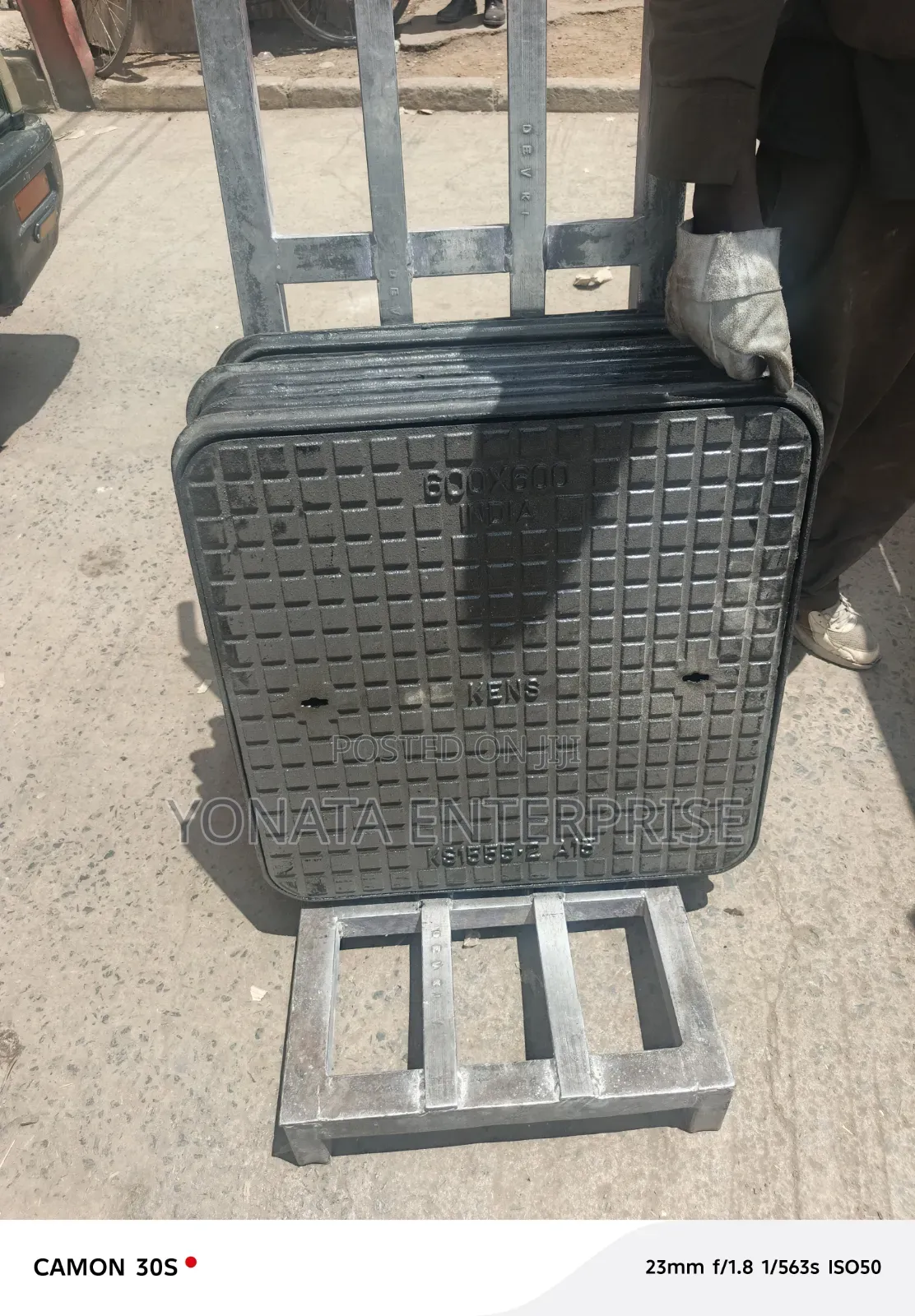 Commercial Cast Iron Manhole Cover 600*600 Suppliers
