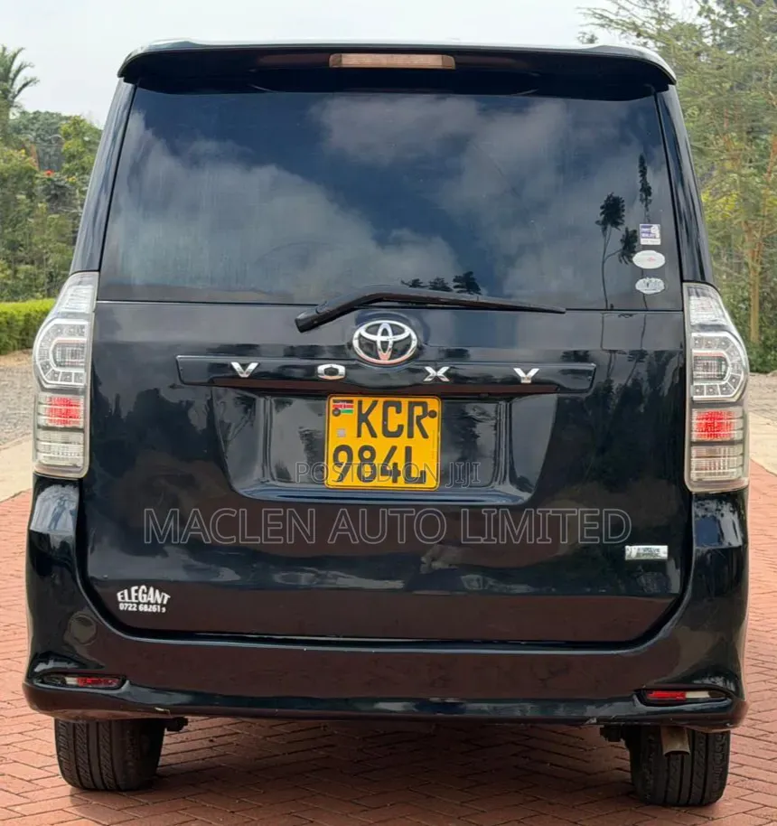 Toyota Voxy 2011 Black