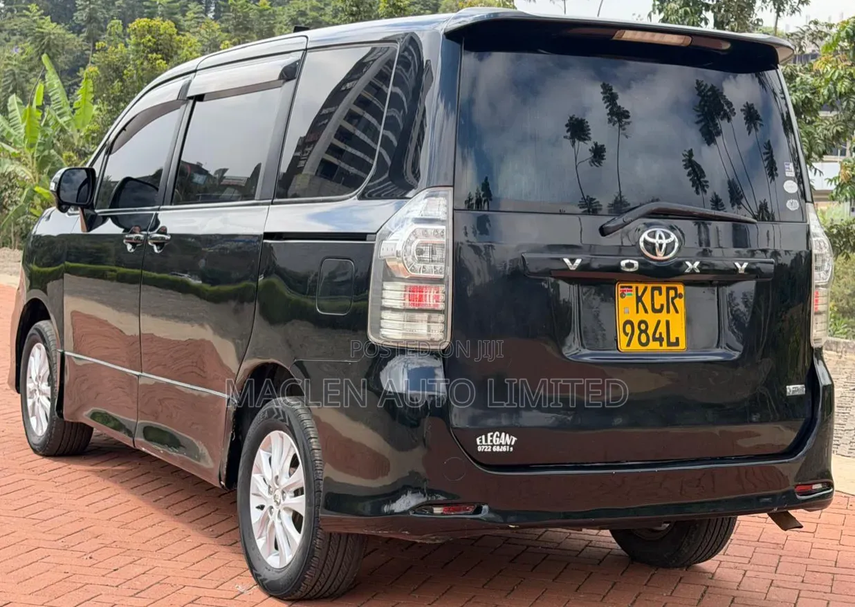 Toyota Voxy 2011 Black