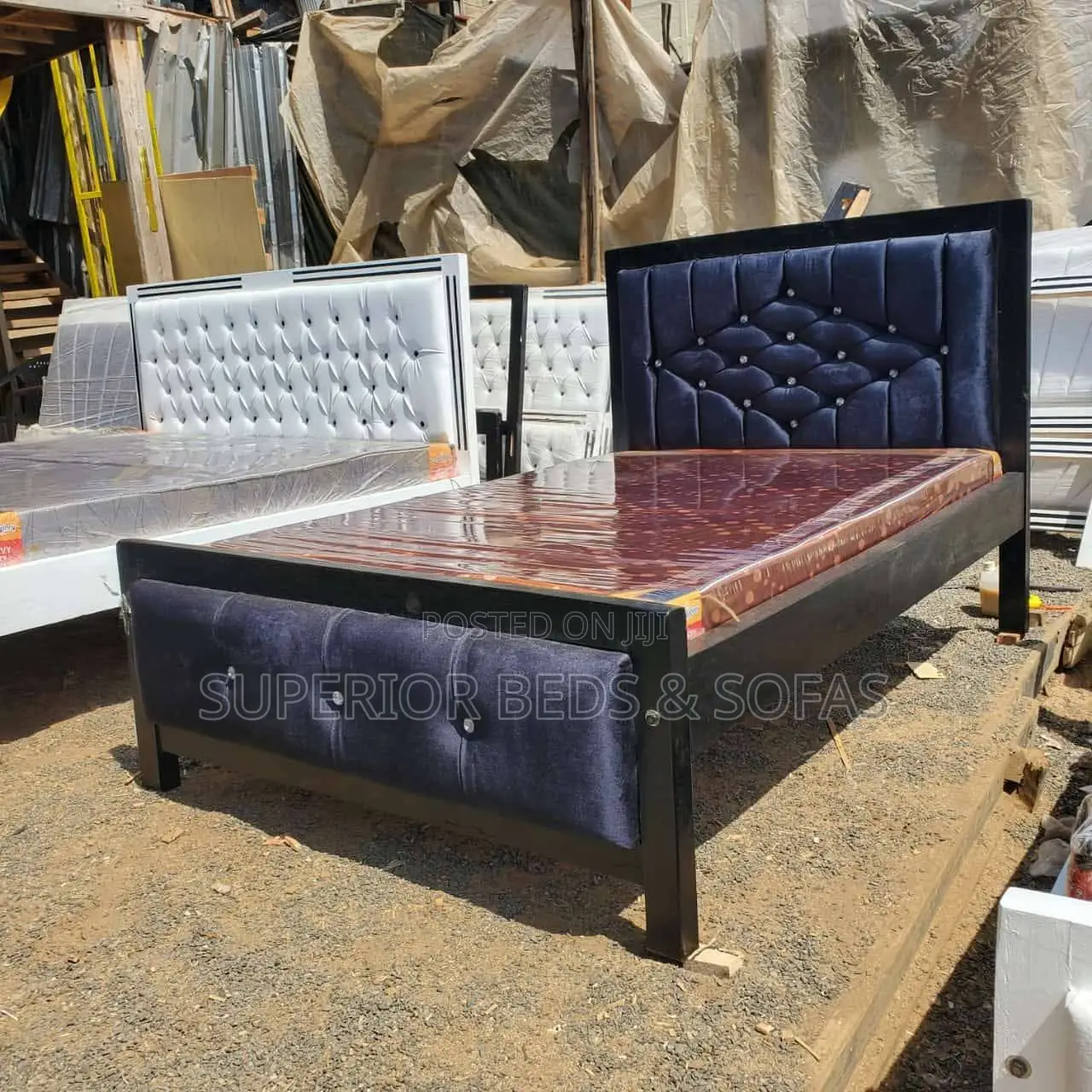 5x6 Executive Navy Tufted Mocket Bed