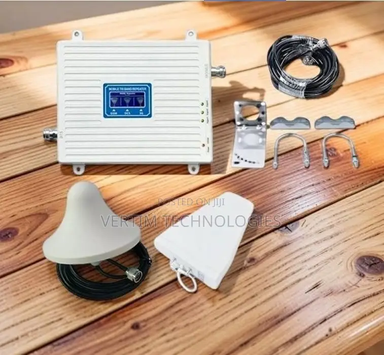 High Durability Tri Band GSM Mobile Cell Phone Networks Booster