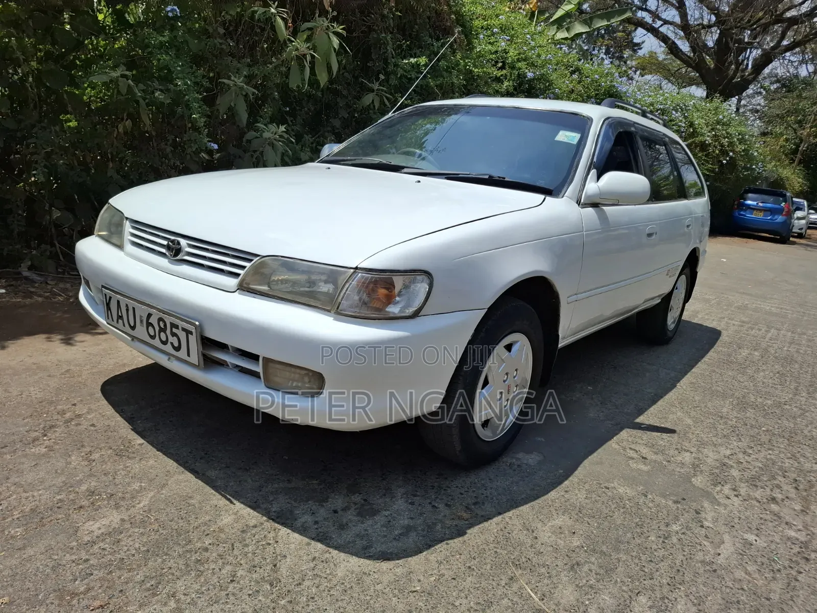 Toyota Corolla 2000 White