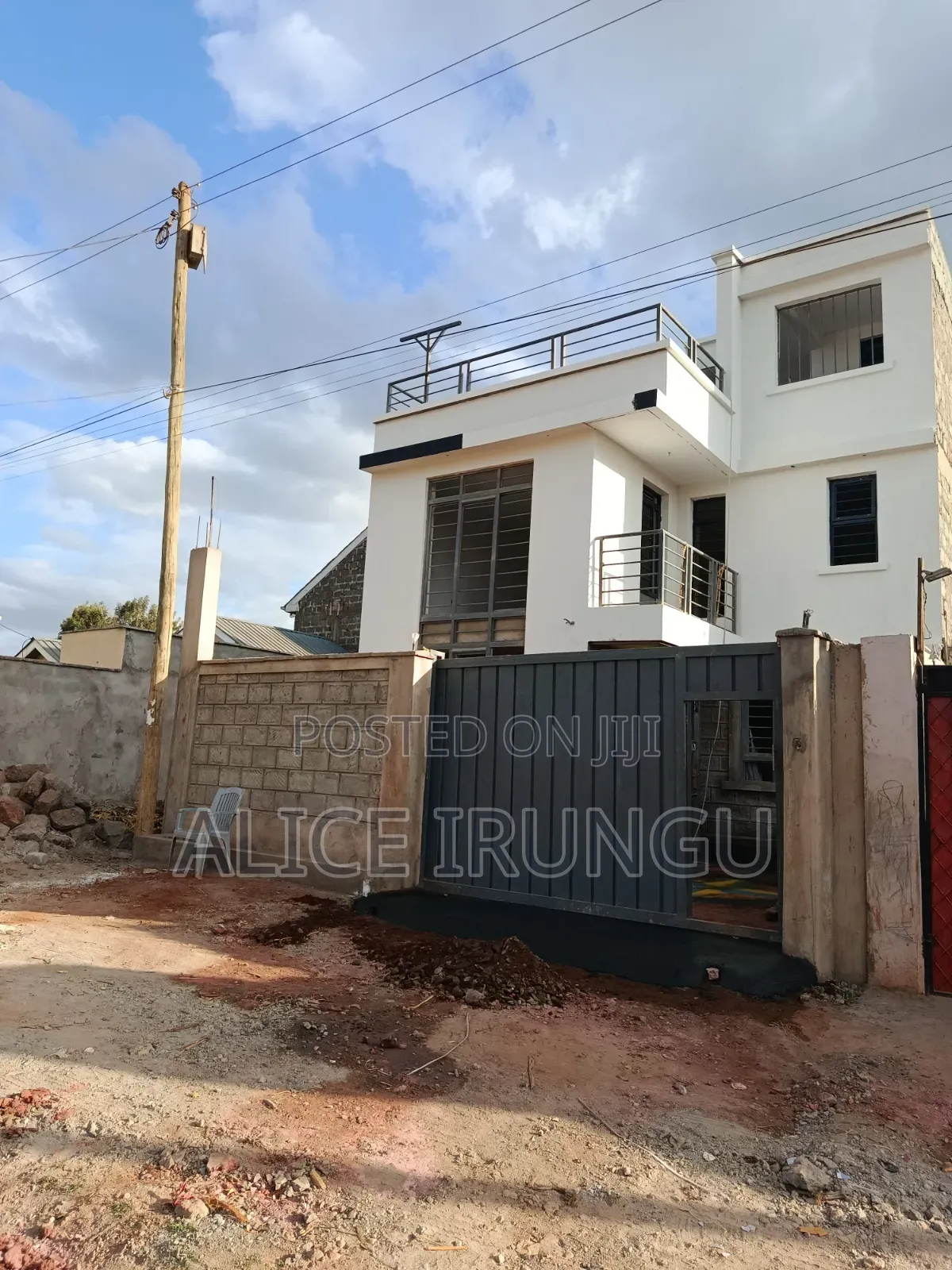 4bdrm Mansion in Riverside Estate, Kenyatta Road / Theta  for sale