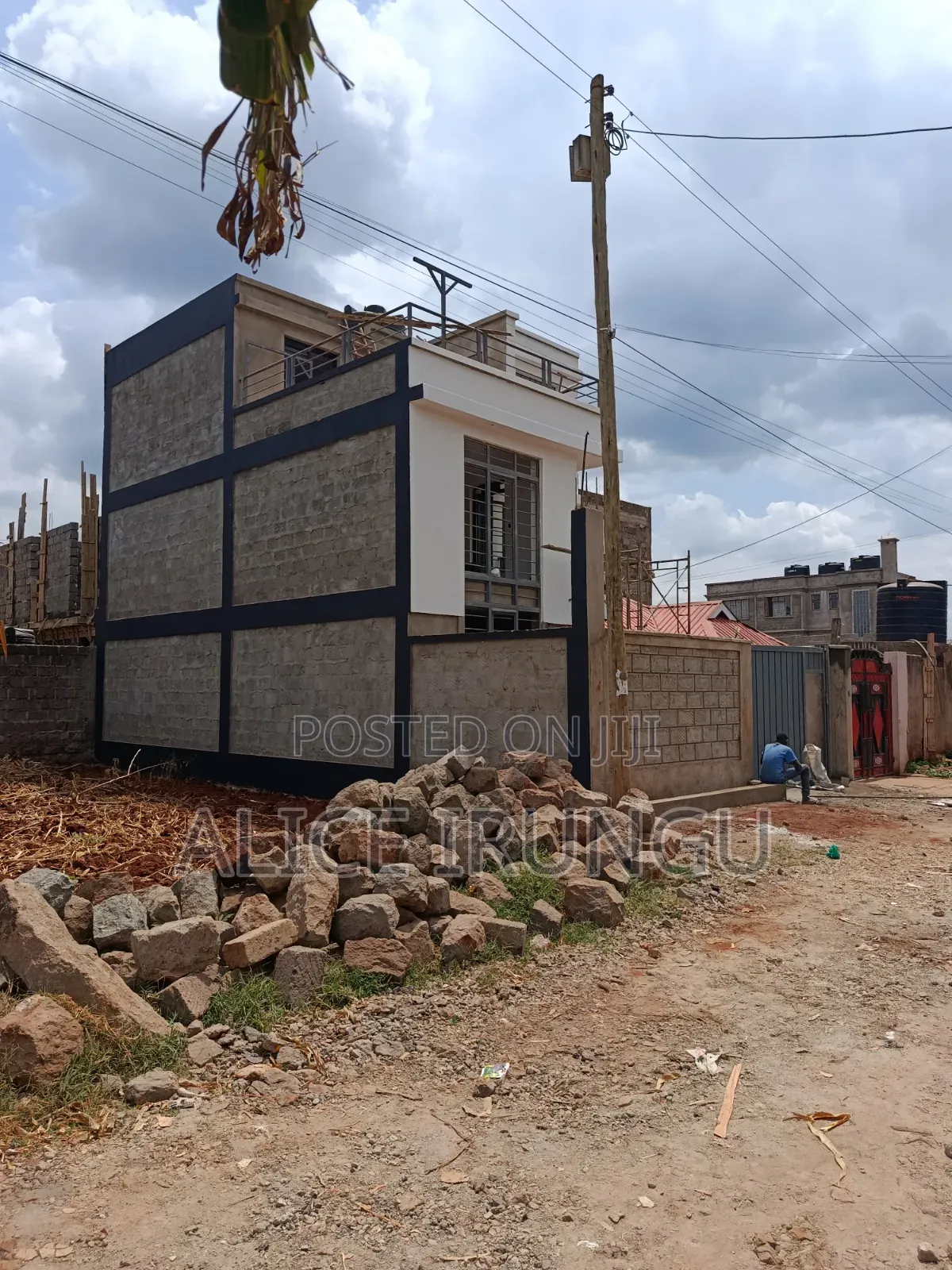 4bdrm Mansion in Riverside Estate, Kenyatta Road / Theta  for sale