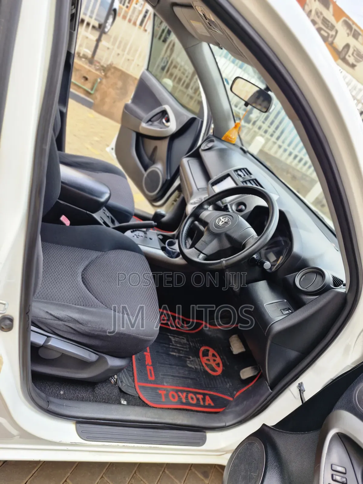 Toyota RAV4 2010 White