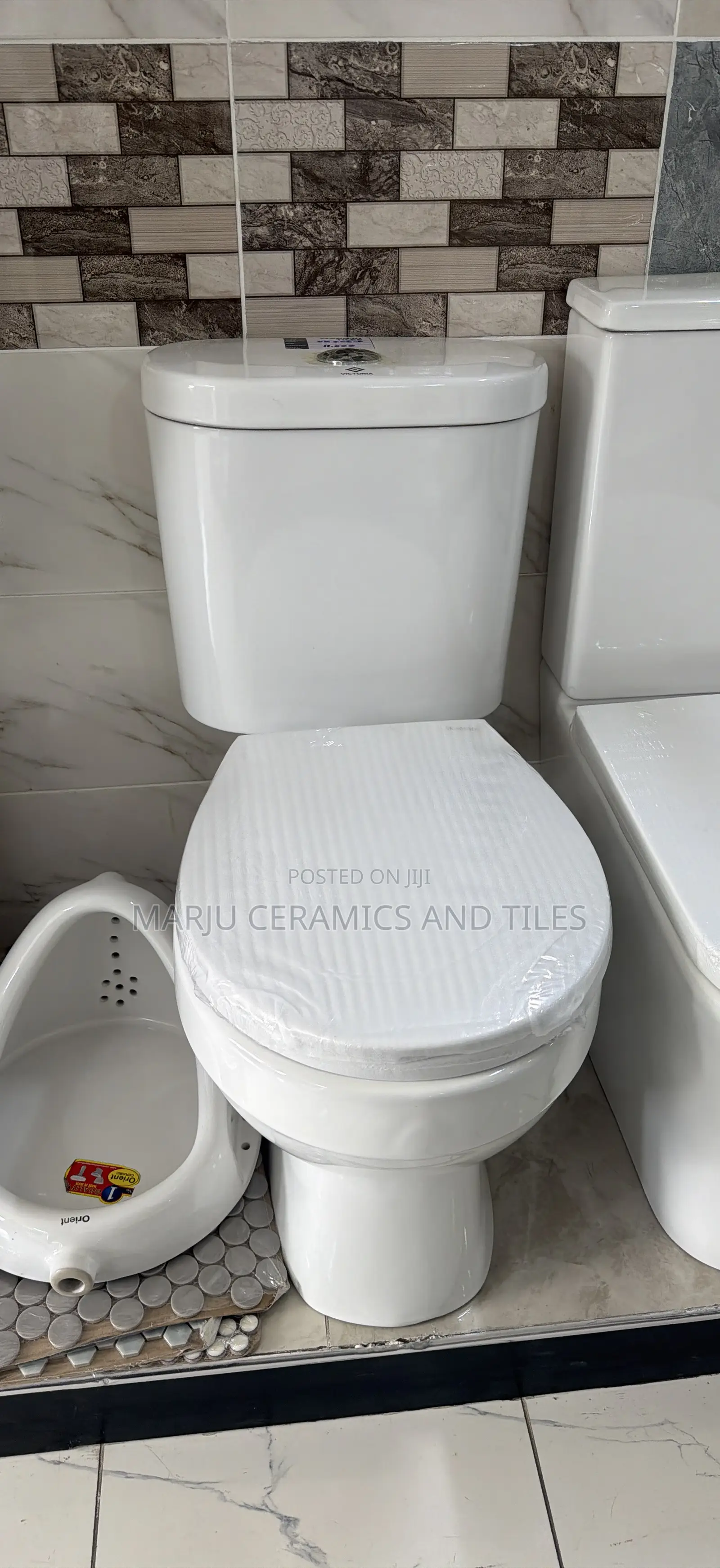 Victoria 2 PC Toilet