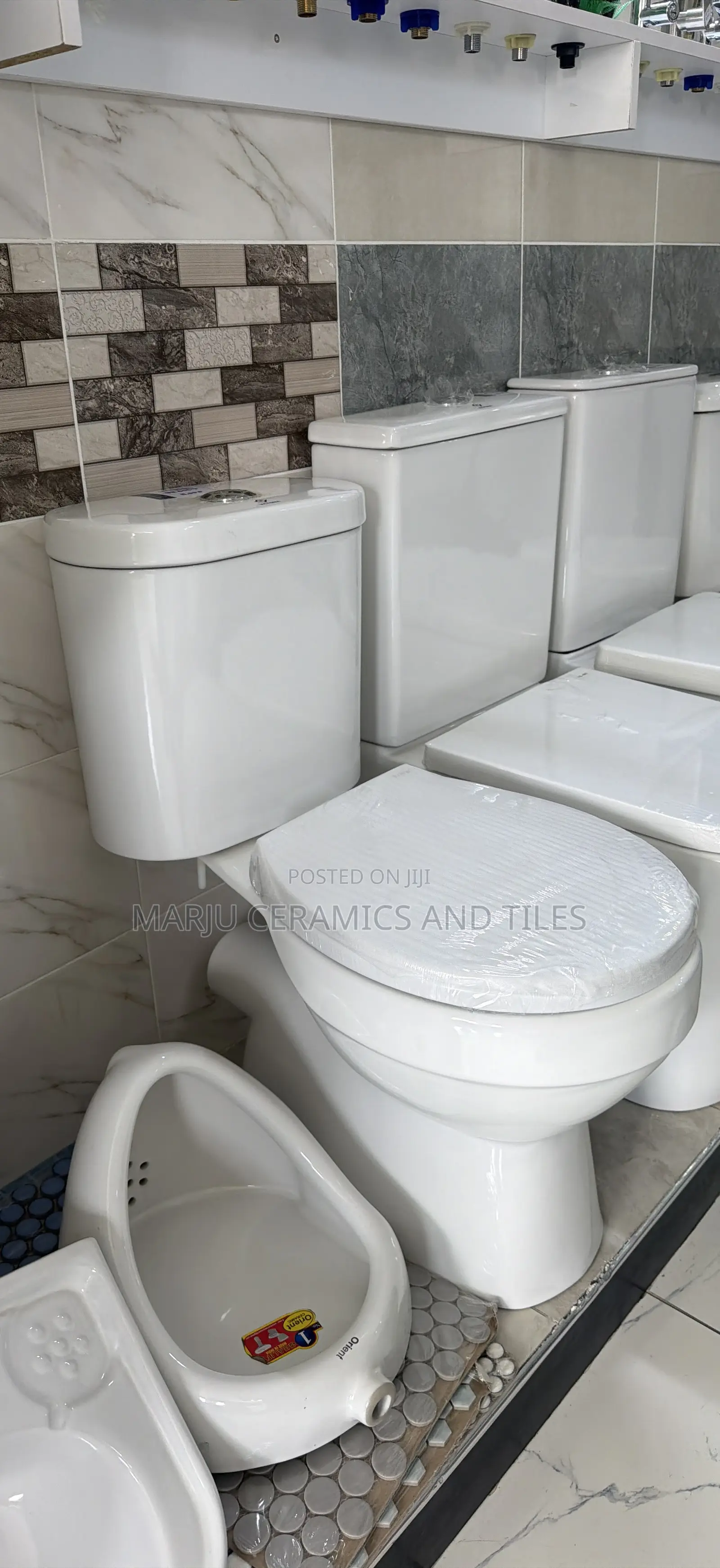 Victoria 2 PC Toilet