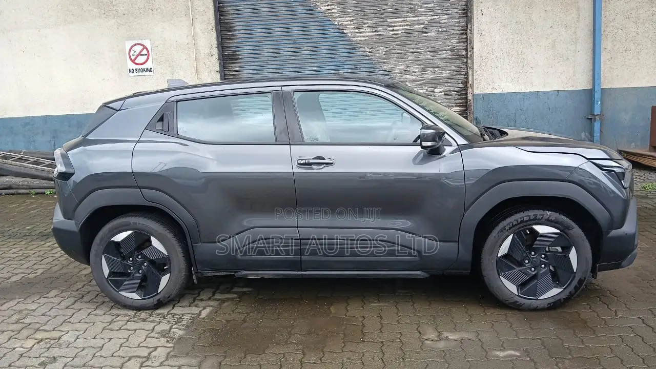 Suzuki e Vitara 2026 Gray