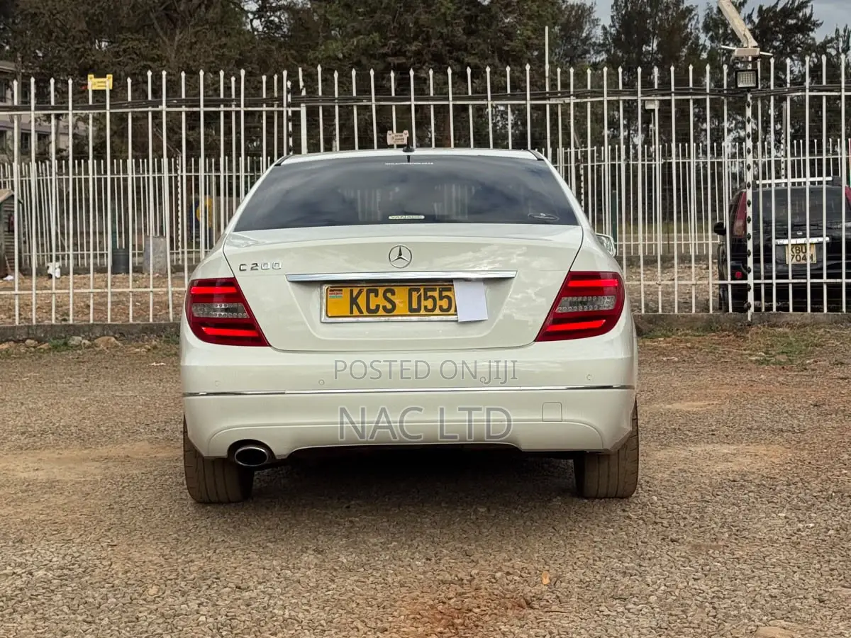 Mercedes-Benz C200 2011 White
