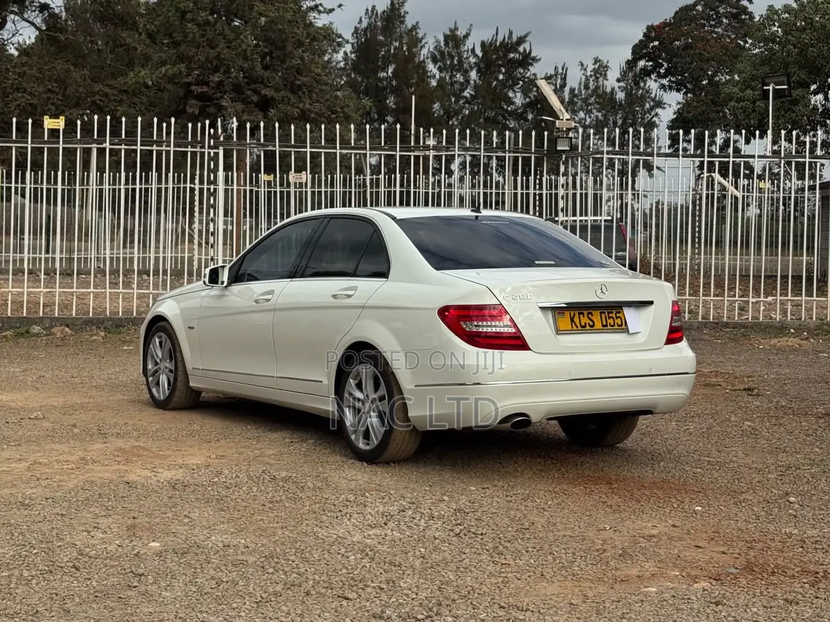 Mercedes-Benz C200 2011 White