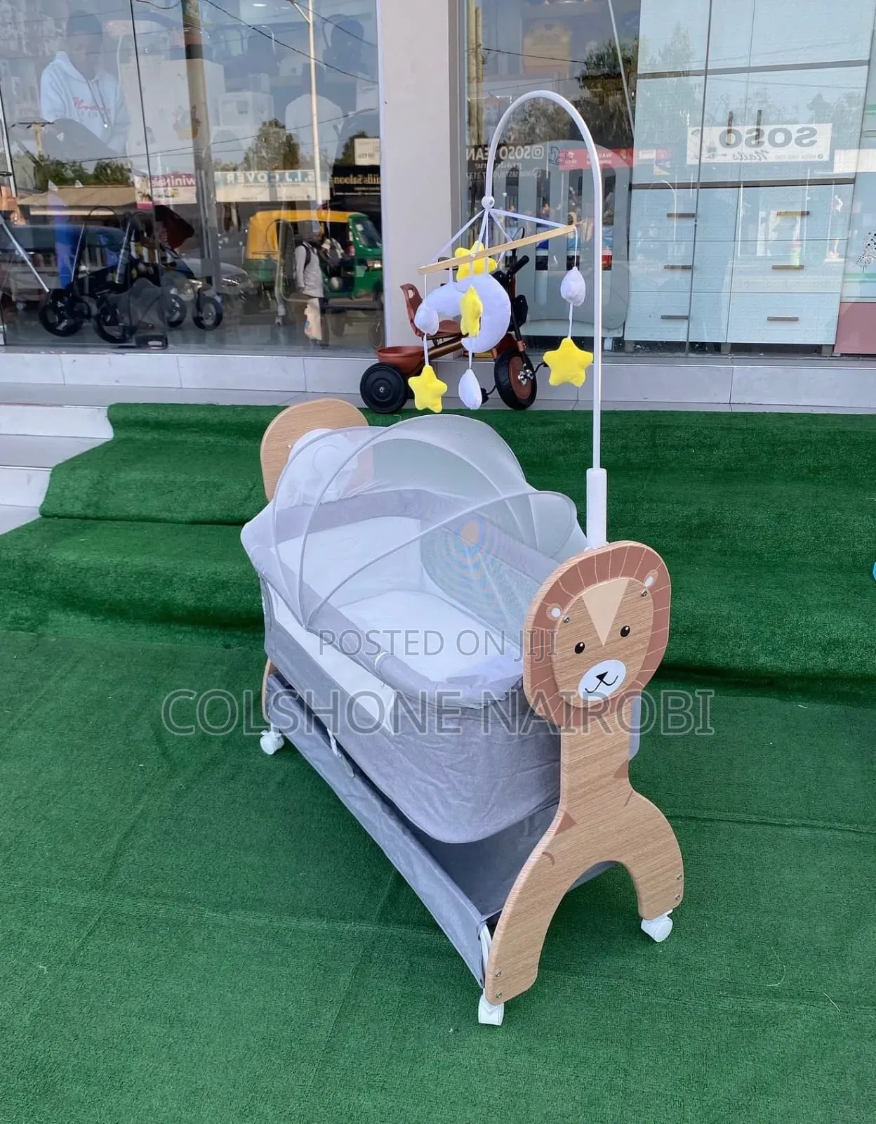 Baby Bassinet With Mosquito Net Canopy, and Lockable Wheels