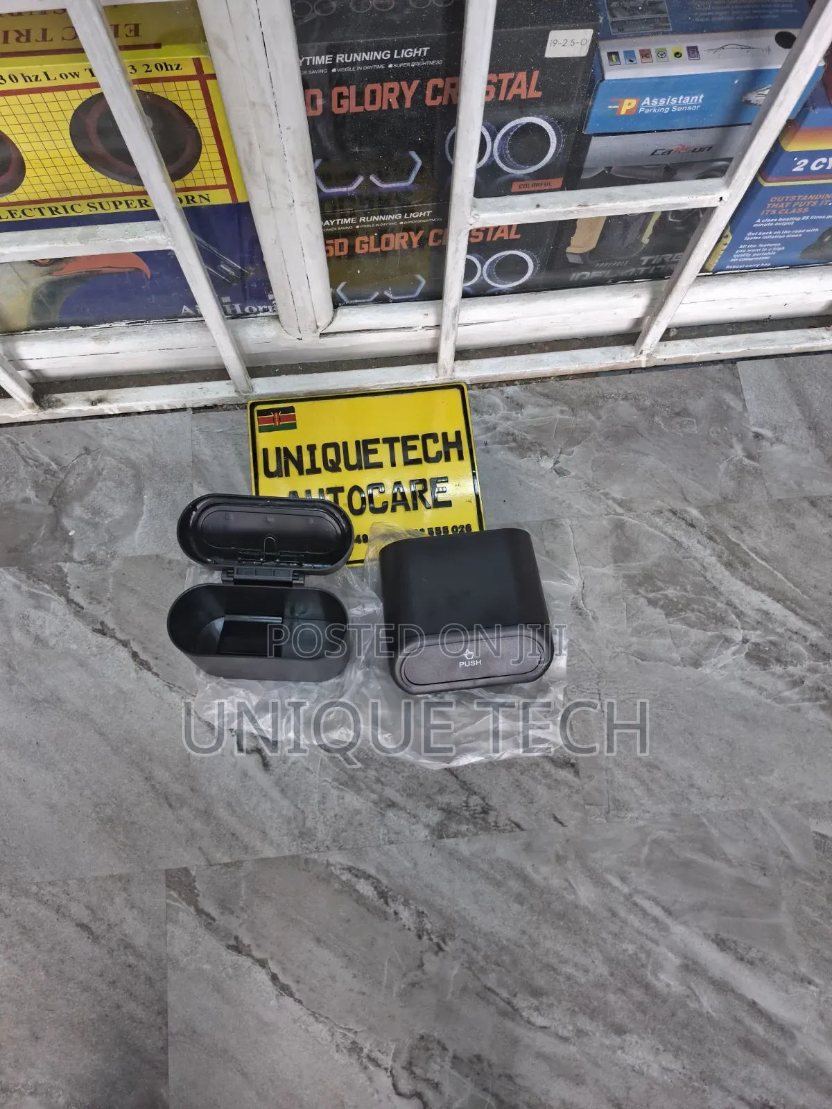 Clip on Mini Car Dustbin With Push Lid