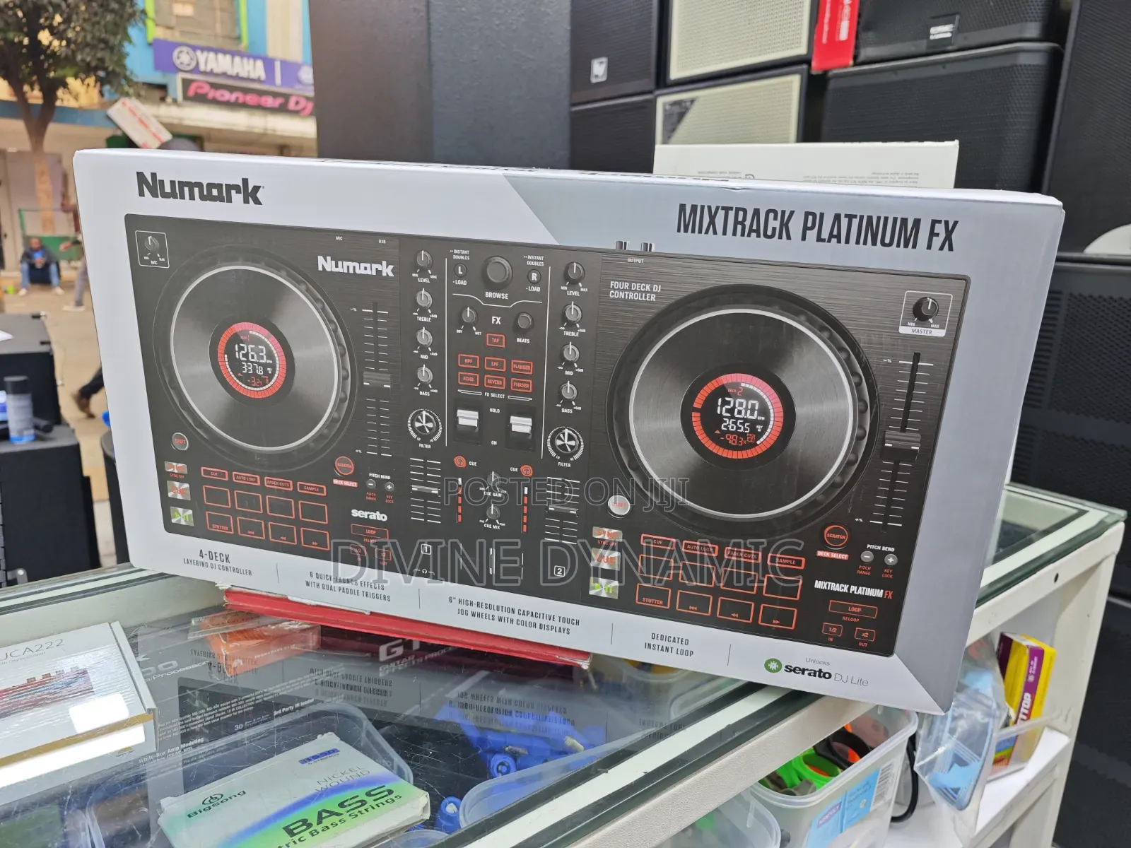 Numark Mixtrack Platinum Fx