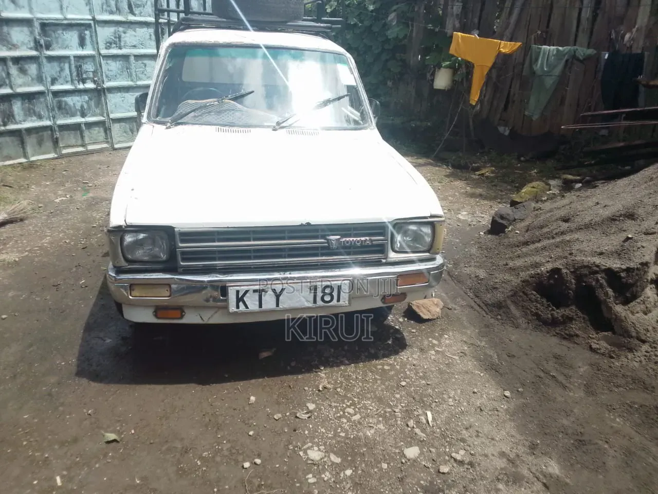 Toyota Hilux 1997 White