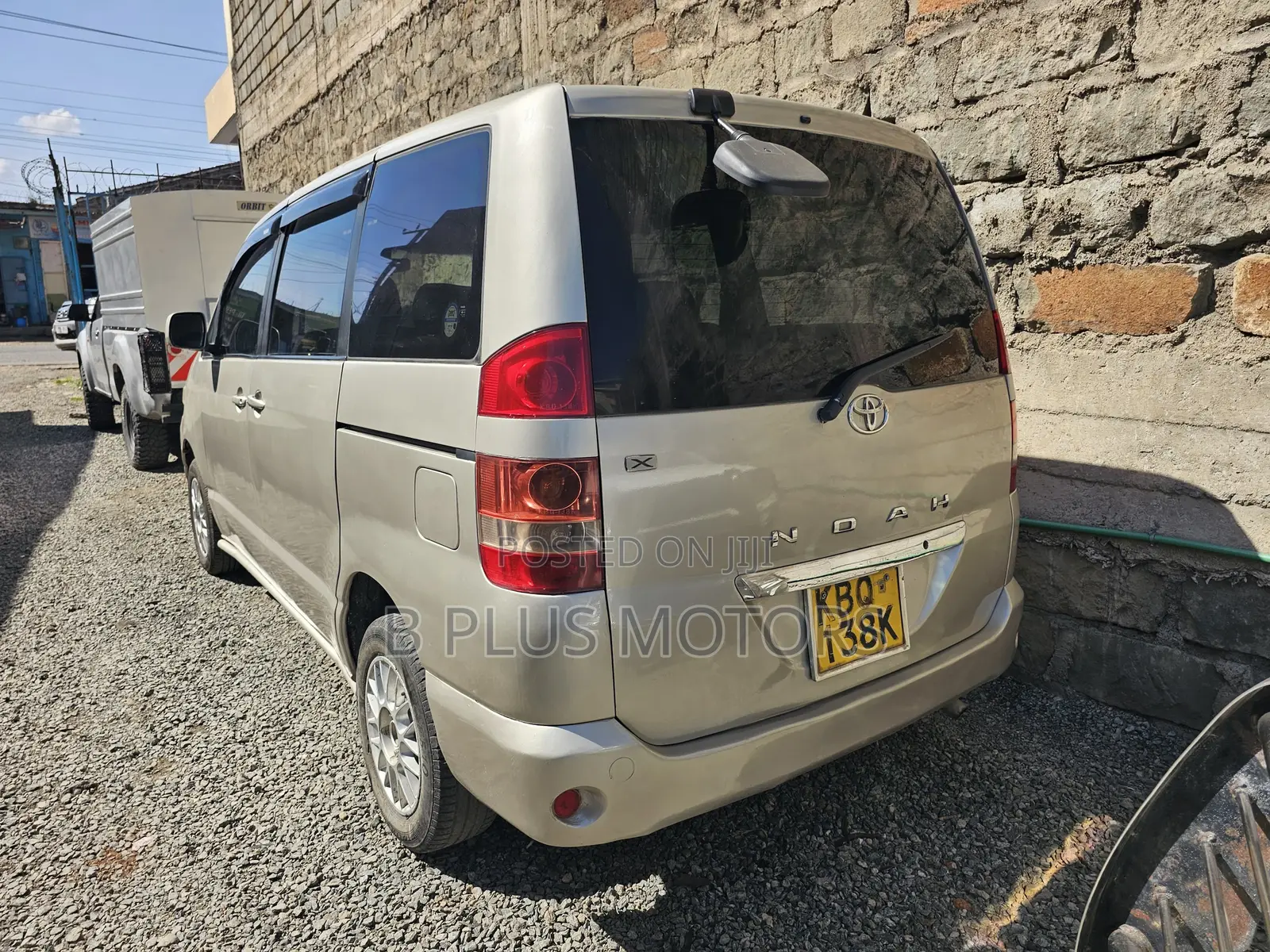 Toyota Noah 2005 Silver