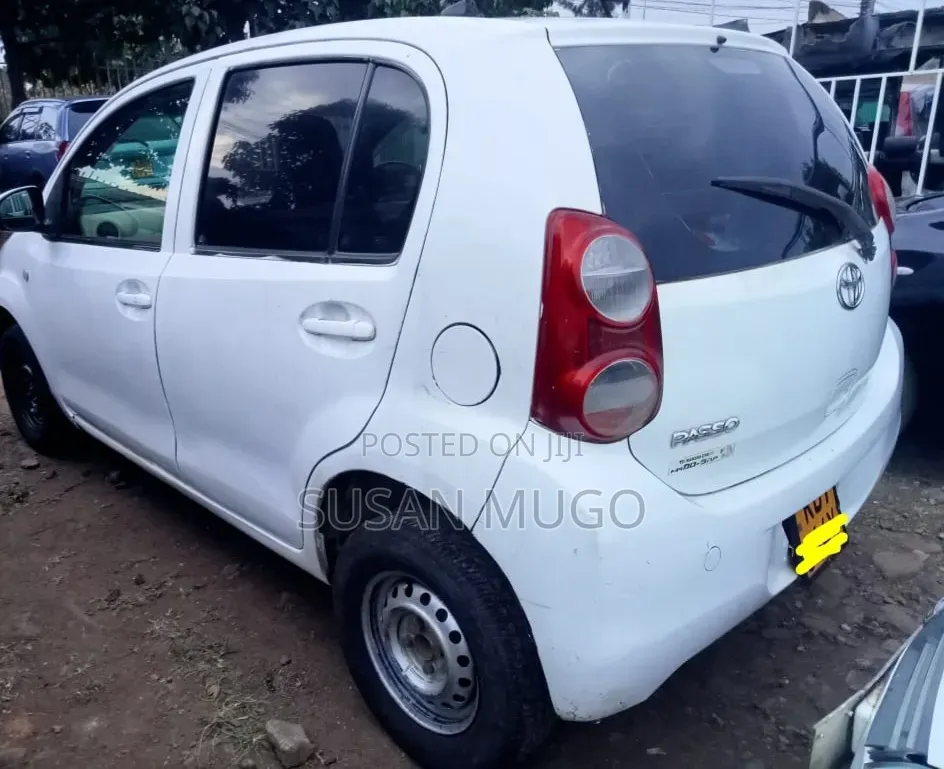 Toyota Passo 2012 White