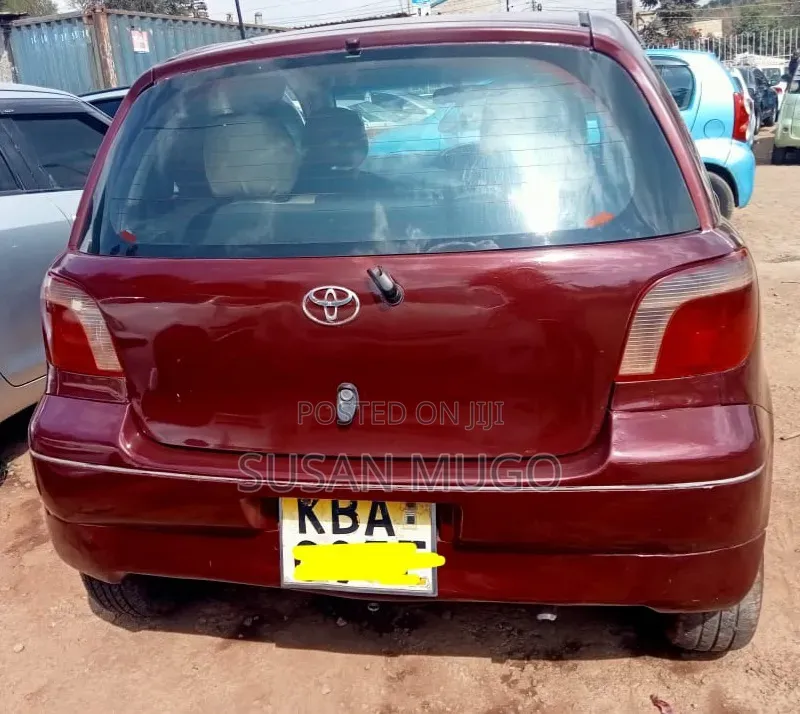 Toyota Vitz 2005 Maroon