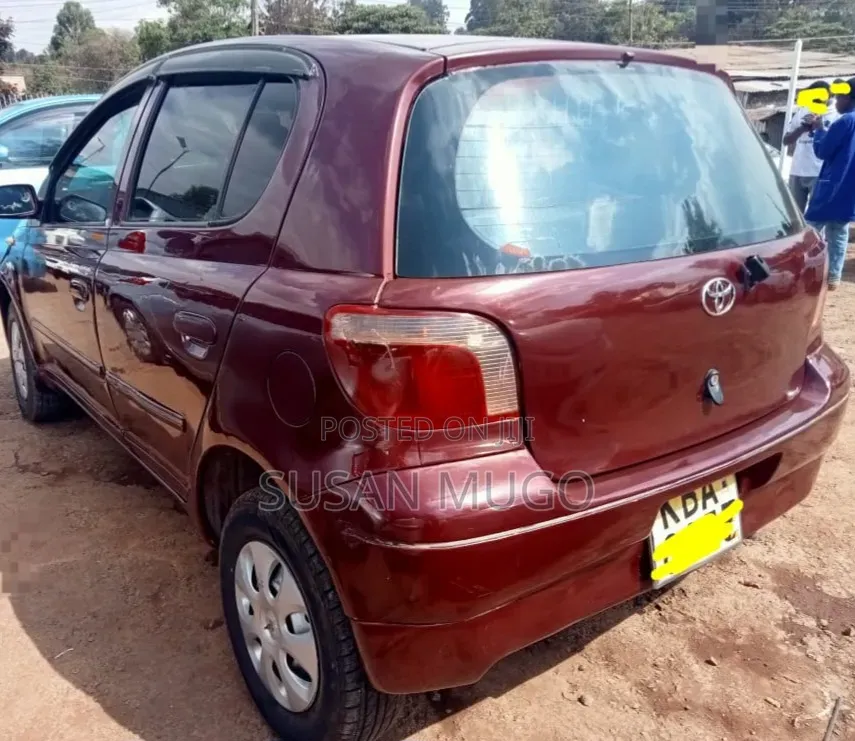 Toyota Vitz 2005 Maroon
