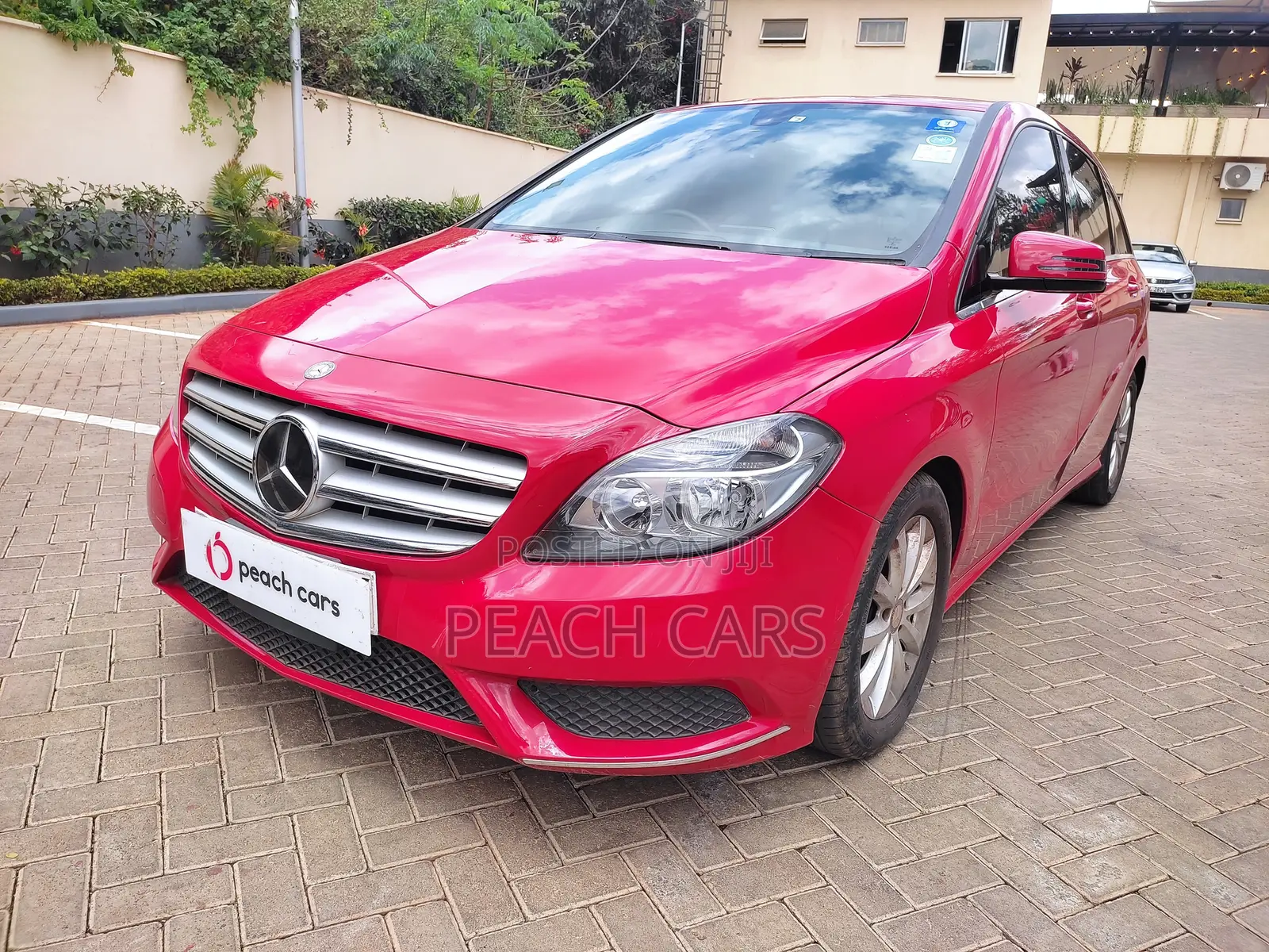 Mercedes-Benz B-Class 2014 Red