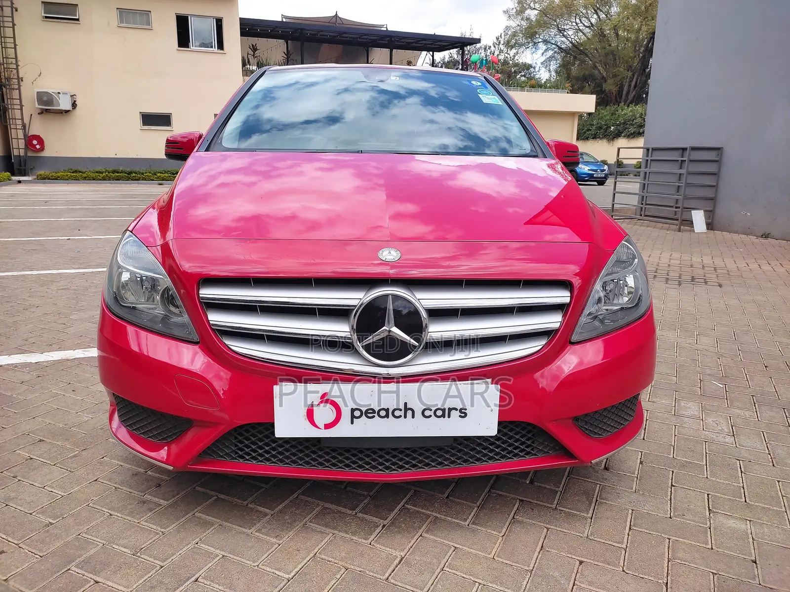 Mercedes-Benz B-Class 2014 Red