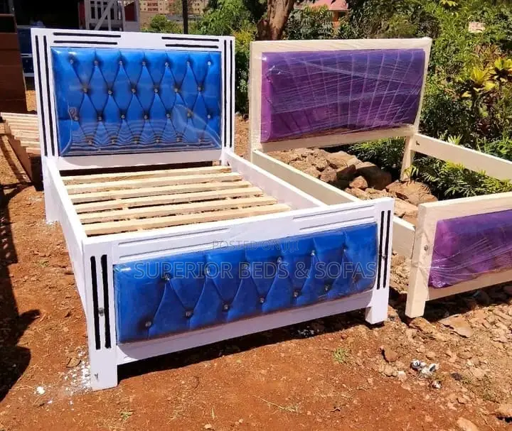 5x6 Blue Tufted Mocket Bed in White Frame: Free Delivery
