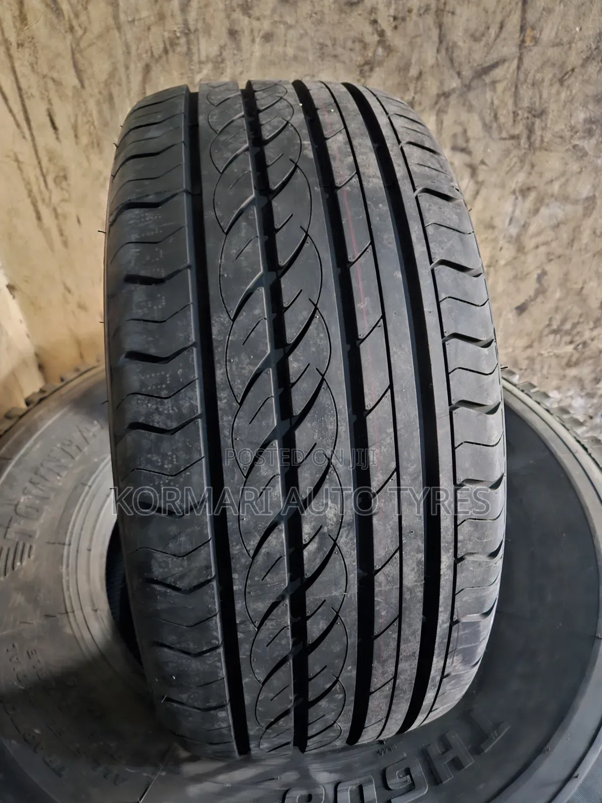 275/40r20 Centara Tire