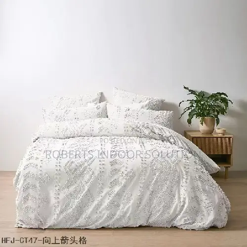 1 Tufted Duvet Cover, 1 Bed Sheet, and 4 Pillowcases.