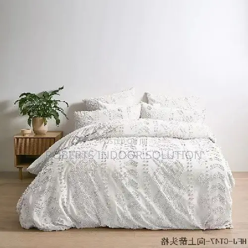 1 Tufted Duvet Cover, 1 Bed Sheet, and 4 Pillowcases.