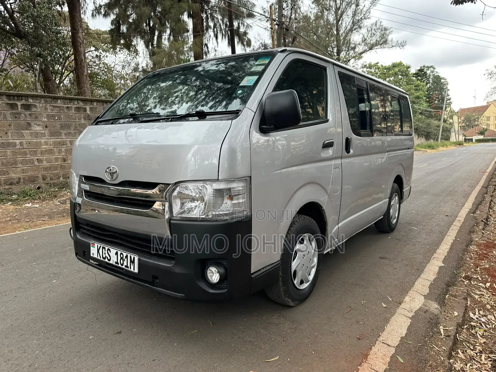 Toyota HiAce 2012 Silver