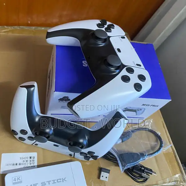 Universal M15 Full HD With 2 Wireless Gamepad Plug Play Video