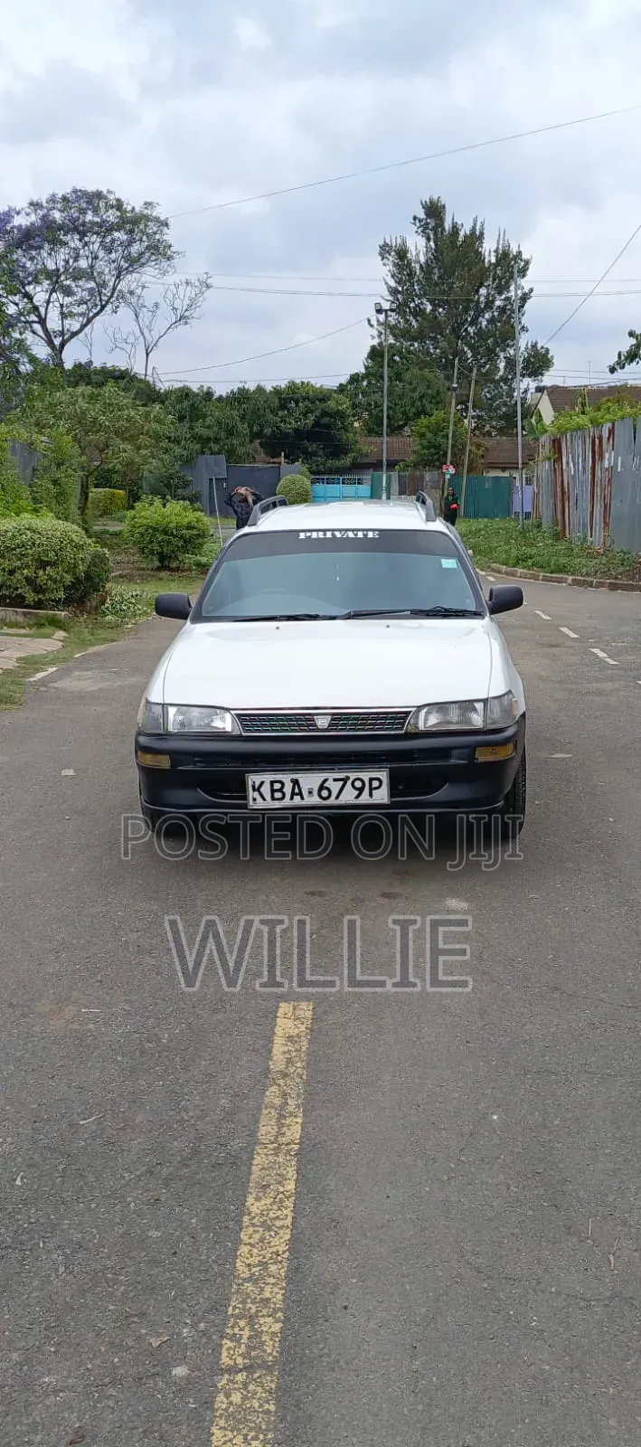 Toyota Corolla 2001 White