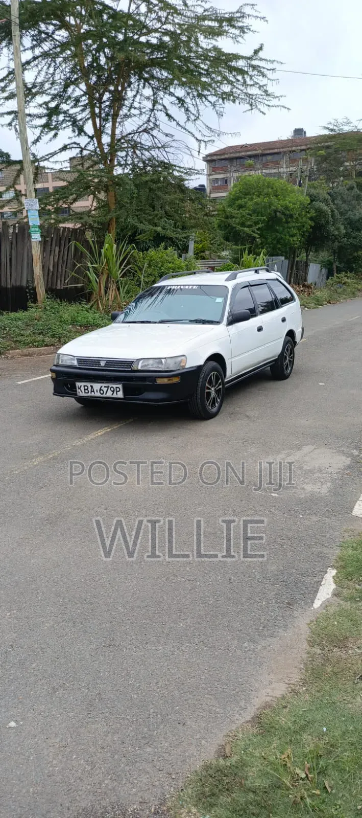 Toyota Corolla 2001 White