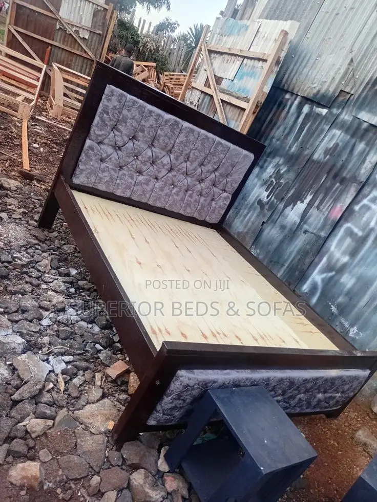 5x6 Grey Tufted Mocket Bed + Free Delivery
