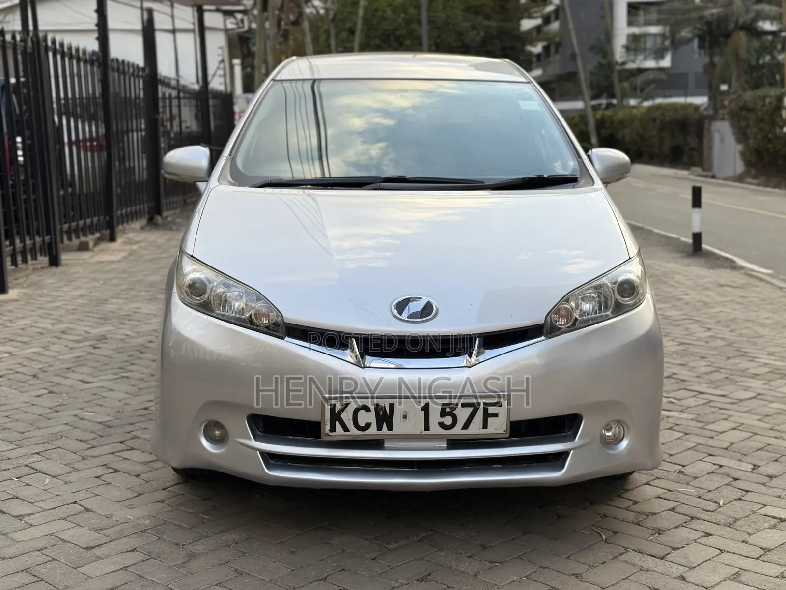Toyota Wish 2012 Silver