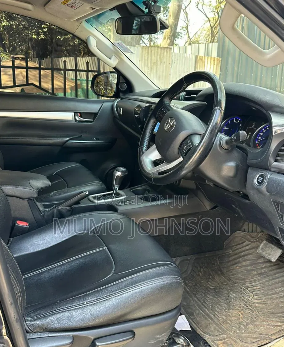 Toyota Hilux Revo Double Cab Deisel 2.4 AWD 2018 Black