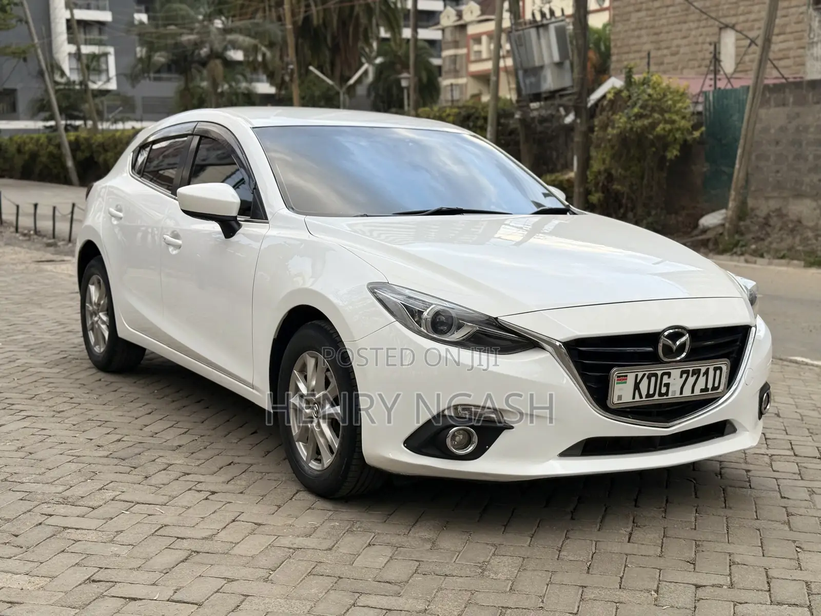 Mazda Axela SV Premium 2014 White
