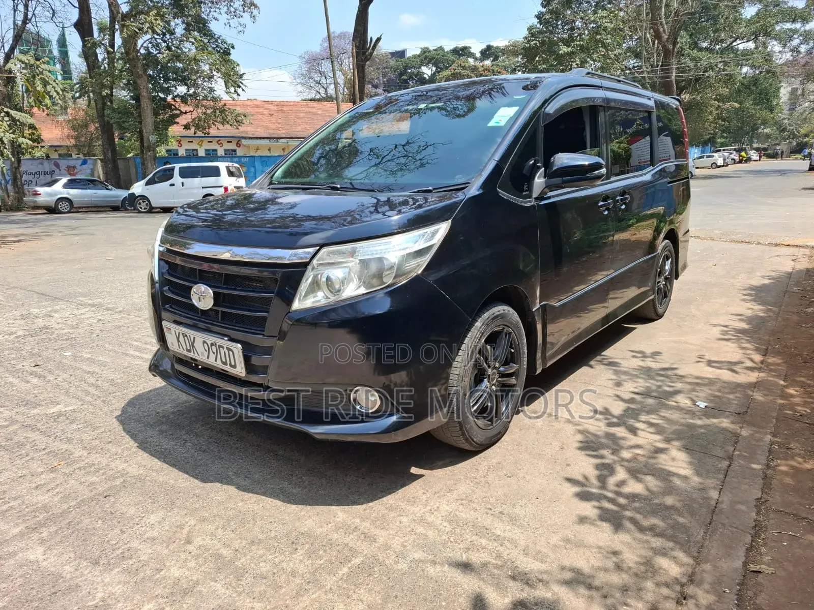 Toyota Noah 2015 Black