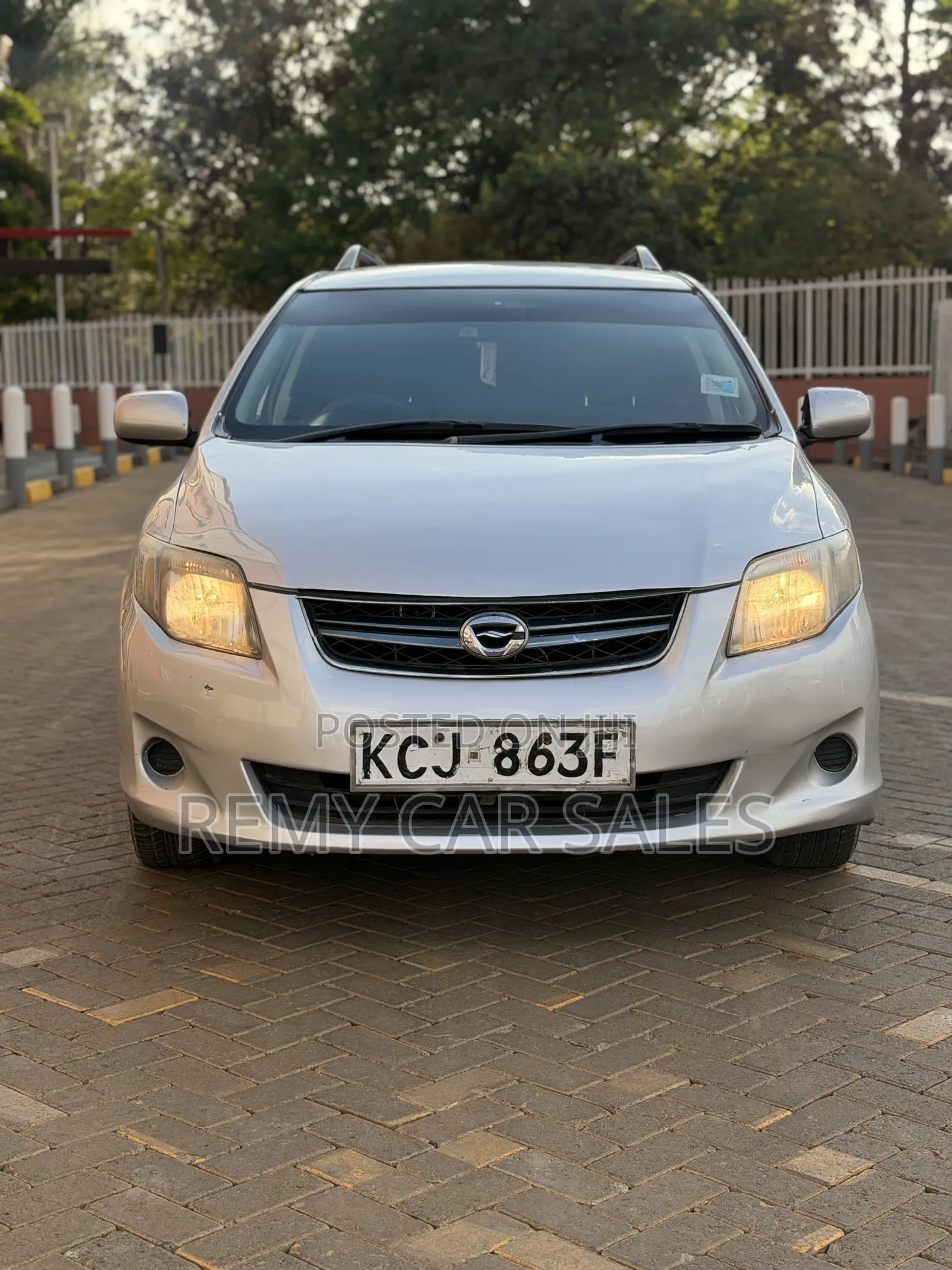 Toyota Corolla Fielder 2011 Silver