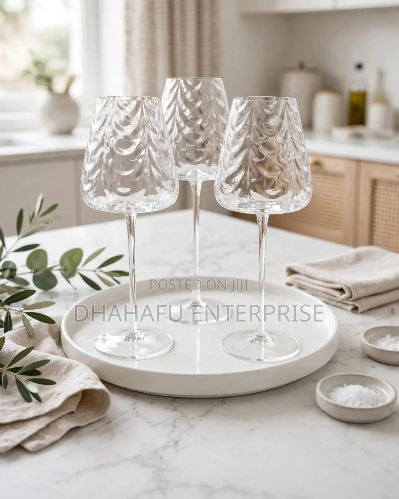 Elegant Wavy Wine Glasses (Set of 2)