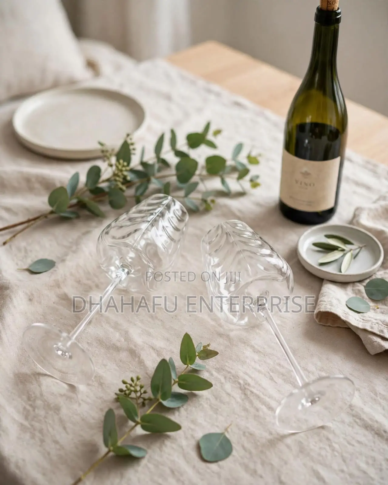 Elegant Wavy Wine Glasses (Set of 2)