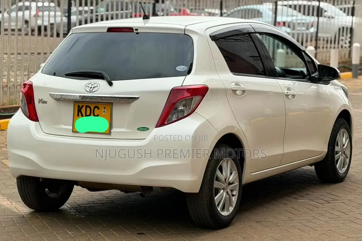 Toyota Vitz 2013 White