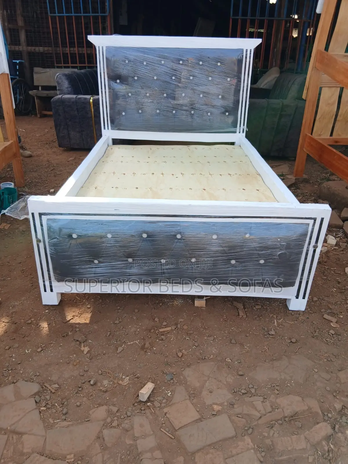 5x6 Black Button Tufted Mocket Bed