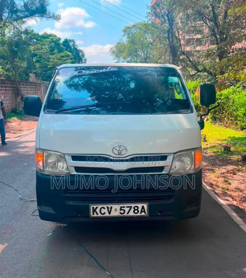 Toyota HiAce 2013 White