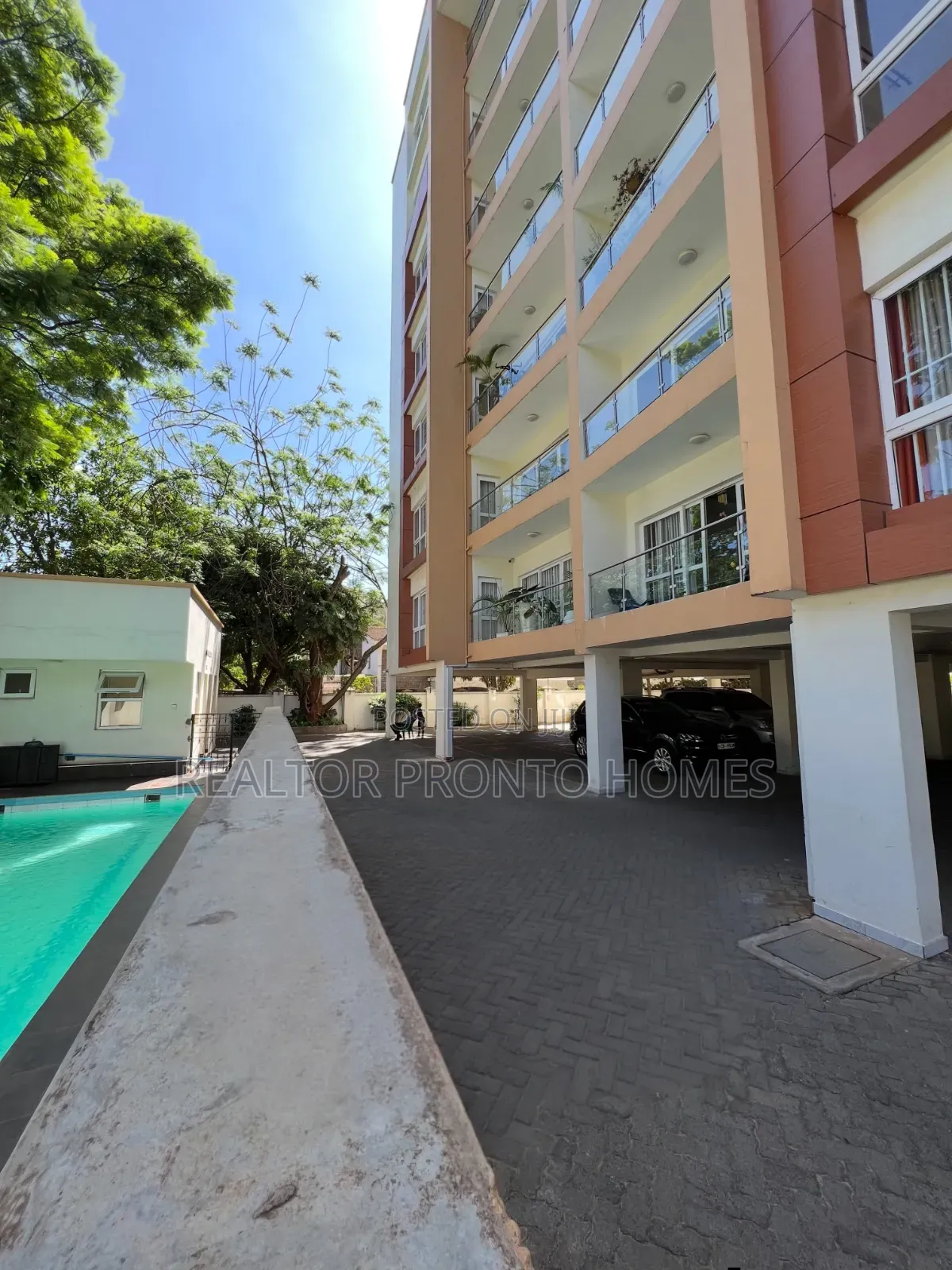 3bdrm Apartment in Westlands, Raphta Road Area for rent